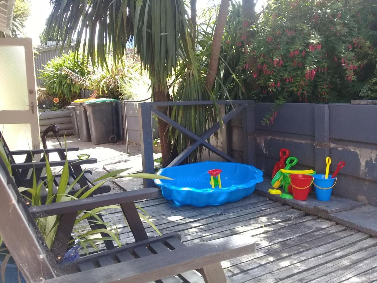 Blue Penguin Villa Timaru Buitenkant foto